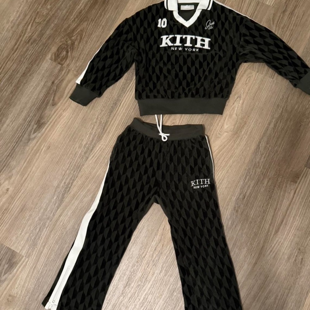 Kith tracksuit 4t
